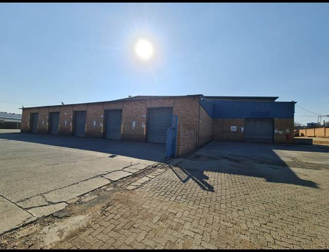 5,500M² WAREHOUSE TO LET IN WADEVILLE